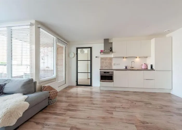 Schitterend Appartement, 150 M Het Apartman Katwijk aan Zee